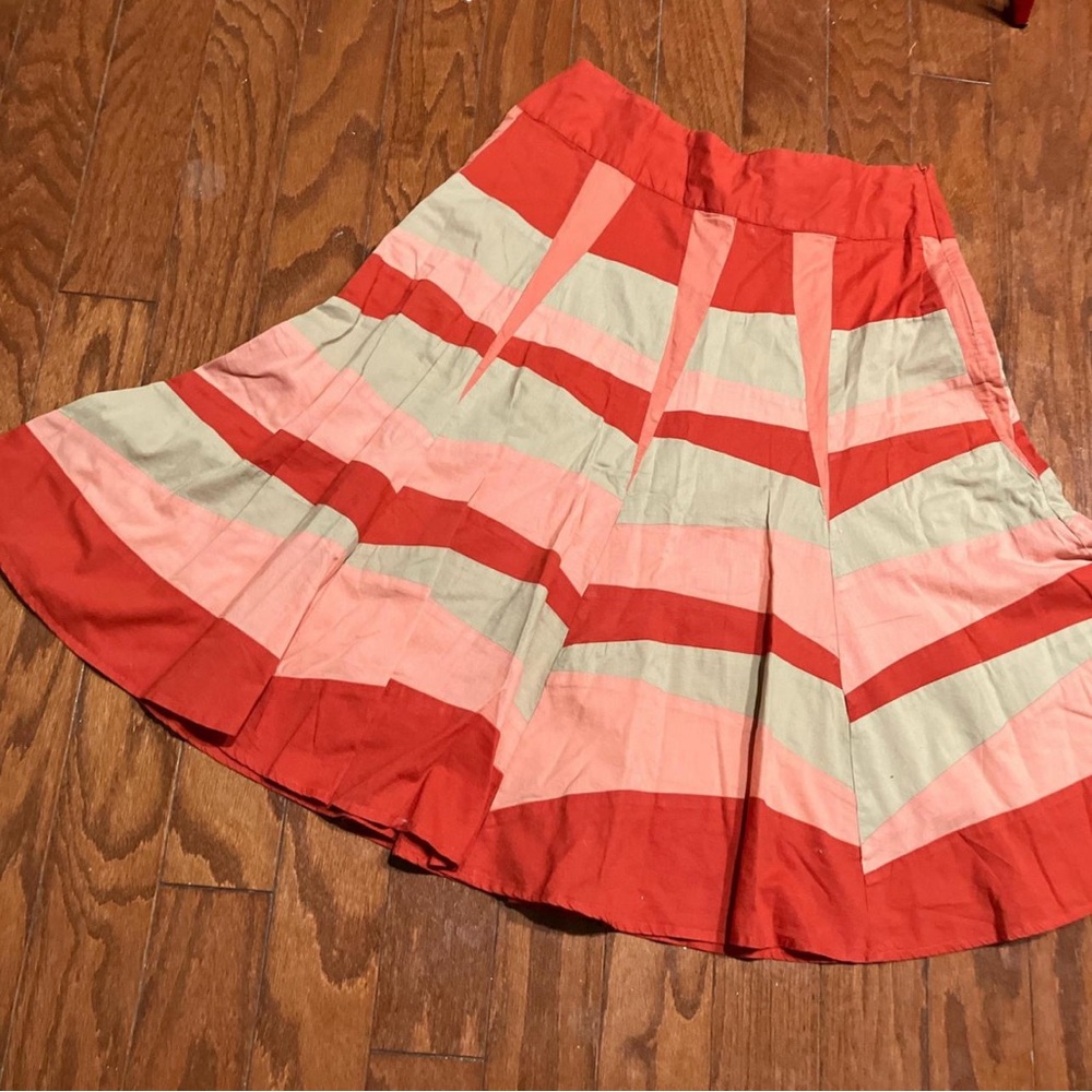 Vibrant, lined geometrical full skirt. So fabulous. Y2K look